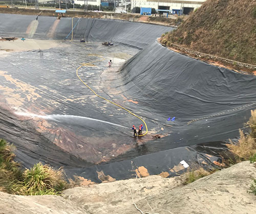 前进废水池清理